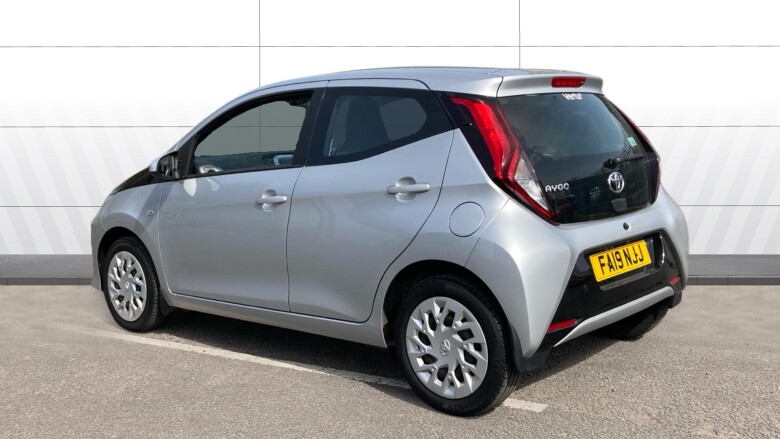 Toyota Aygo 1.0 VVT-i X-Play 5dr x-shift Petrol Hatchback